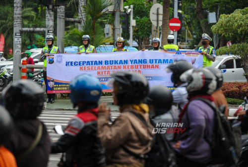 Sosialisasi Keselamatan Berlalulintas Di Jalan Darmo Surabaya