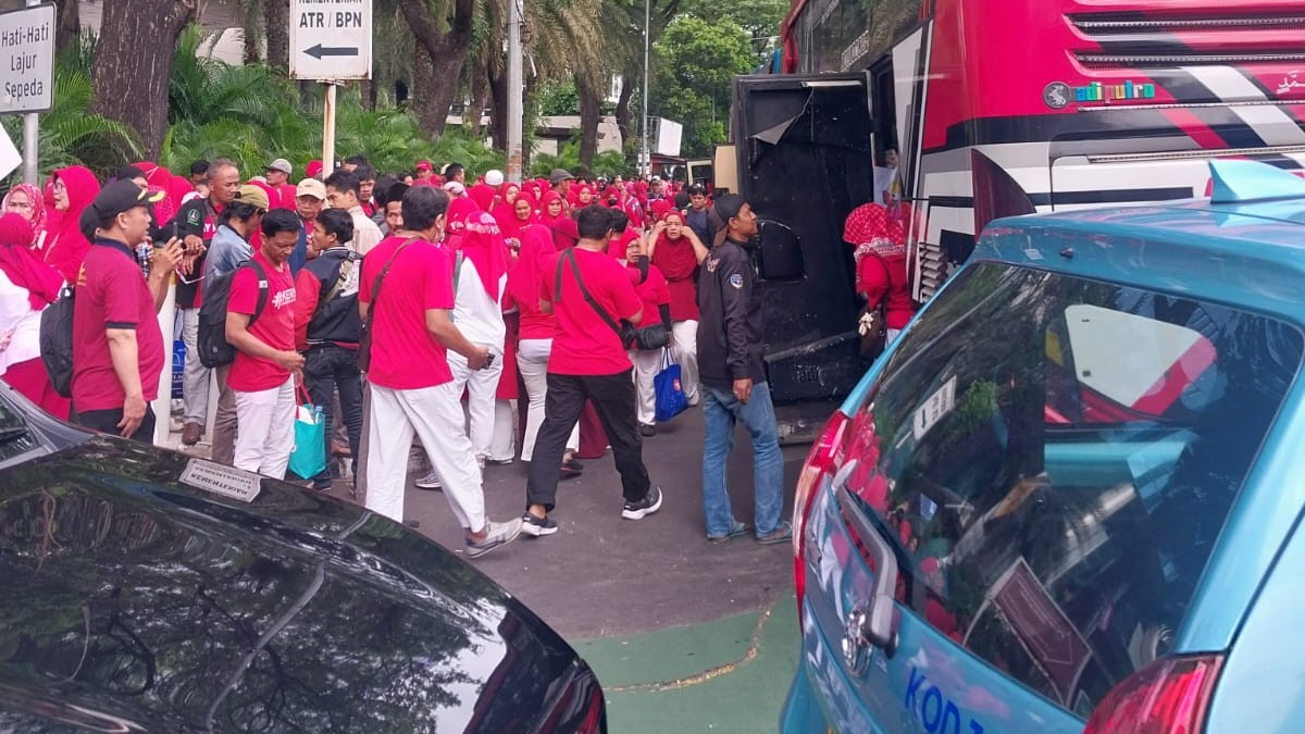 Aksi Ratusan Massa di Kantor OJK Sempat Sebabkan Kemacetan di Sejumlah Titik Jakarta