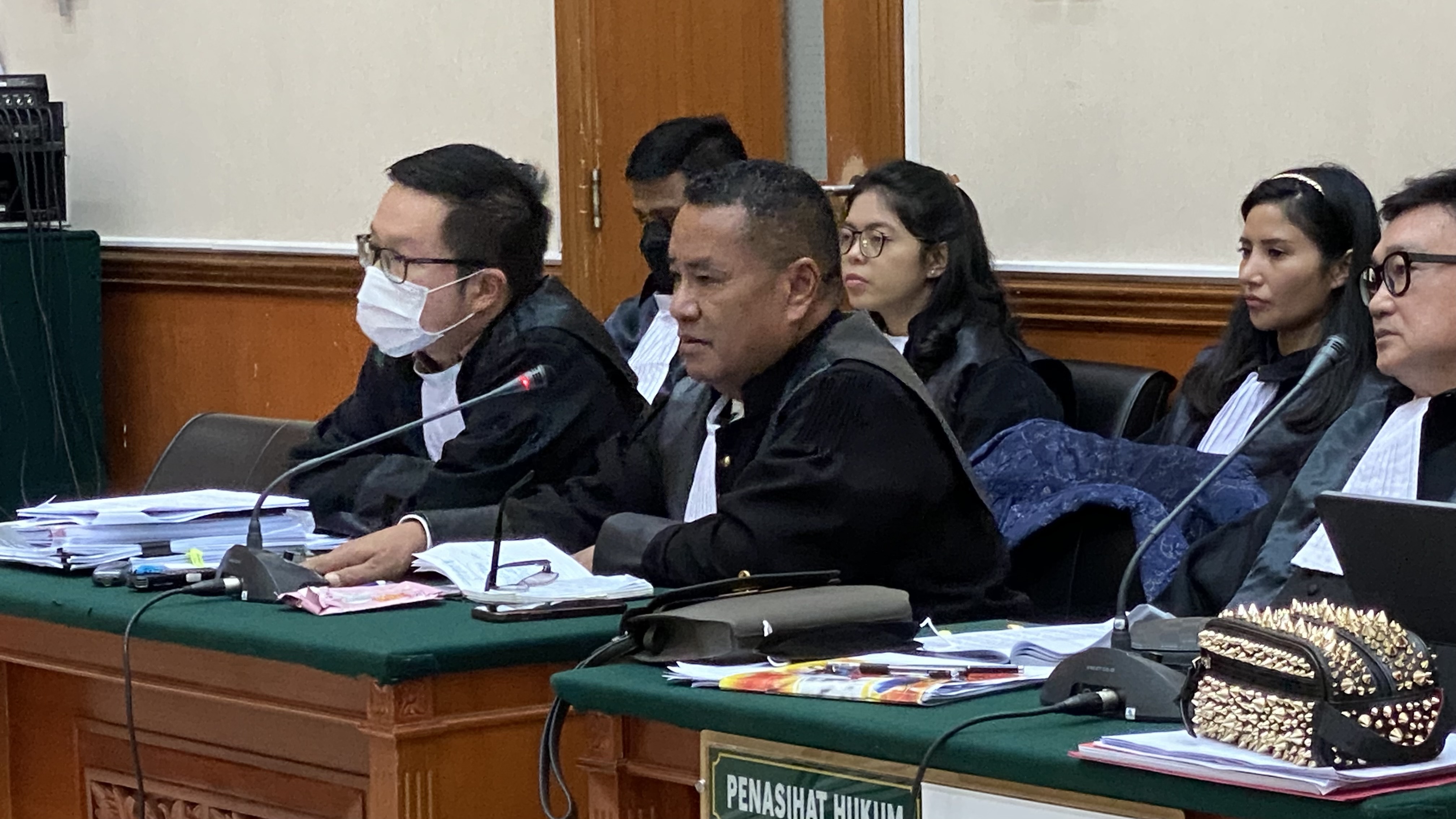 Debat Sengit Kuasa Hukum vs JPU di Sidang Teddy Minahasa, Hakim: Tidak Tertib, Saya Suruh Keluar!