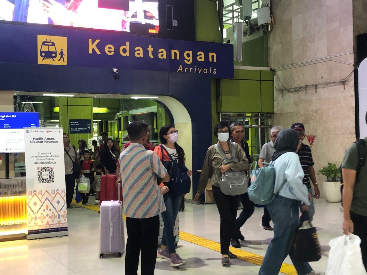 Libur Lebaran 2024 Usai Sudah, 15 Ribu Pemudik Tiba di Stasiun Gambir 'Back to Reality'