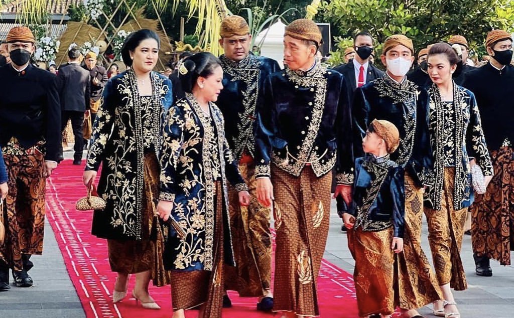 Bikin Terenyuh, Ini Pesan Jokowi Kepada Anak dan Para Menantunya Usai Kaesang Menikah