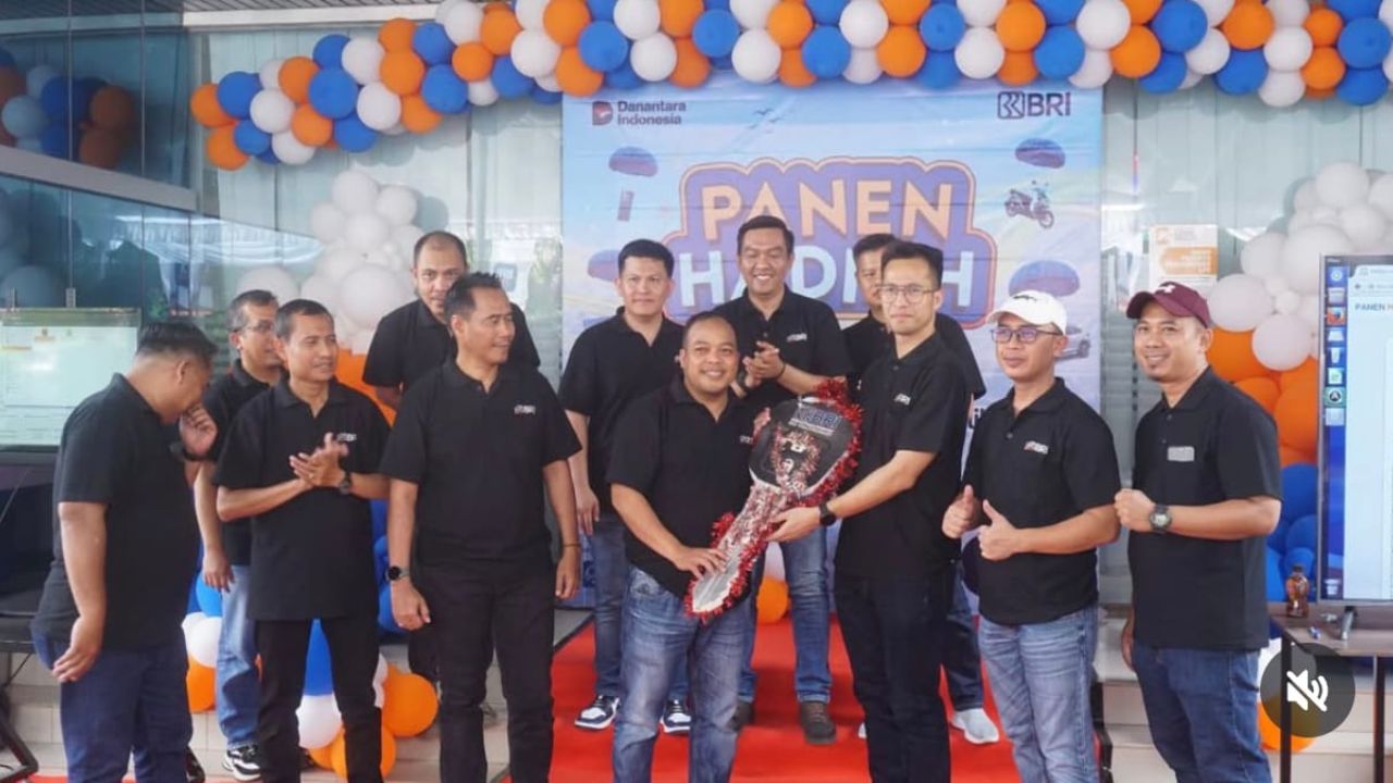 BRI Prabumulih Gelar Undian Panen Hadiah Simpedes 2024: Nasabah Bawa Pulang Mobil Honda BR-V