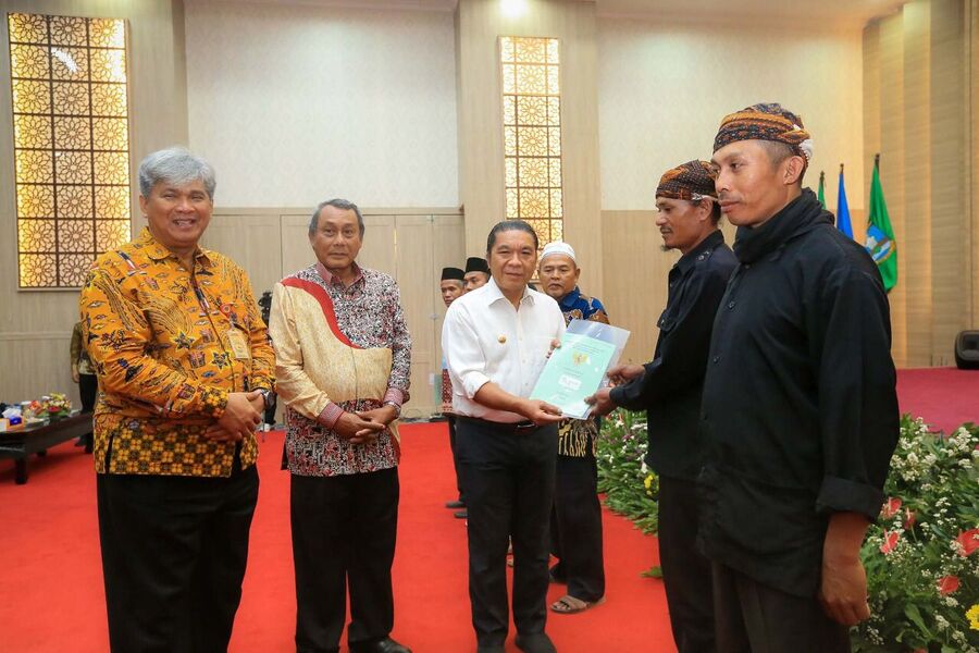 300 Masyarakat Banten Terima Sertipikat Tanah dari Pj Gubernur