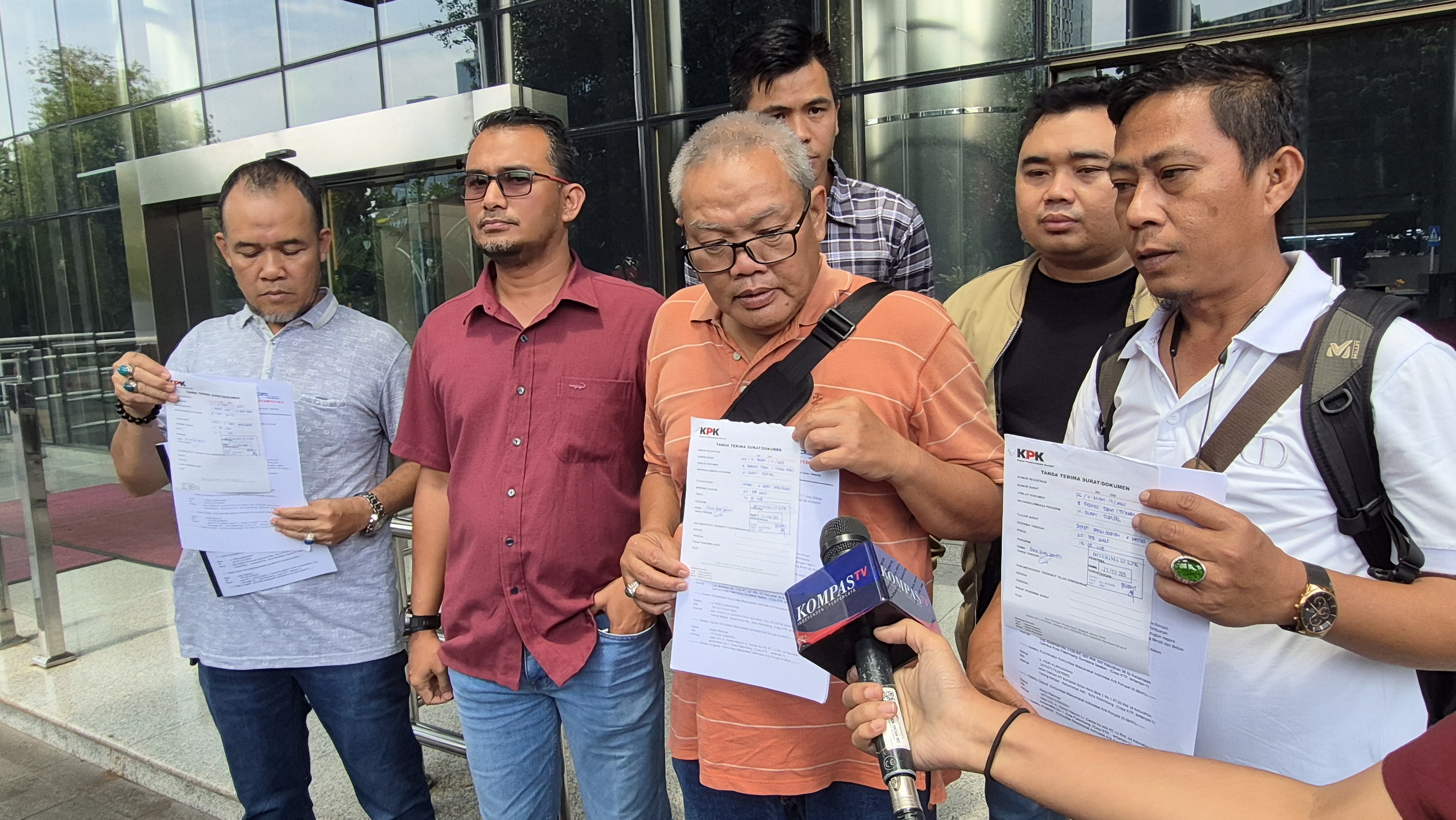 K-MAKI Melaporkan Gubernur Sumsel Herman Deru ke KPK Soal Dugaan Gratifikasi Vila Gandus