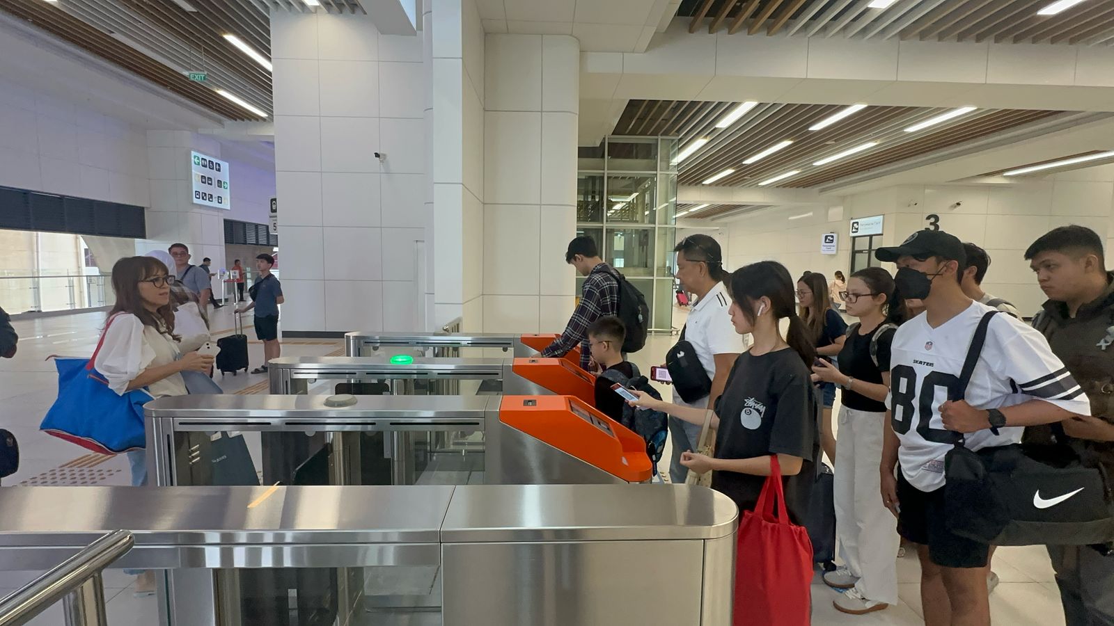 Keren! 80 Persen Tiket Whoosh Dibeli Secara Online, KCIC Imbau Penumpang Manfaatkan Penggunaan E-Ticket