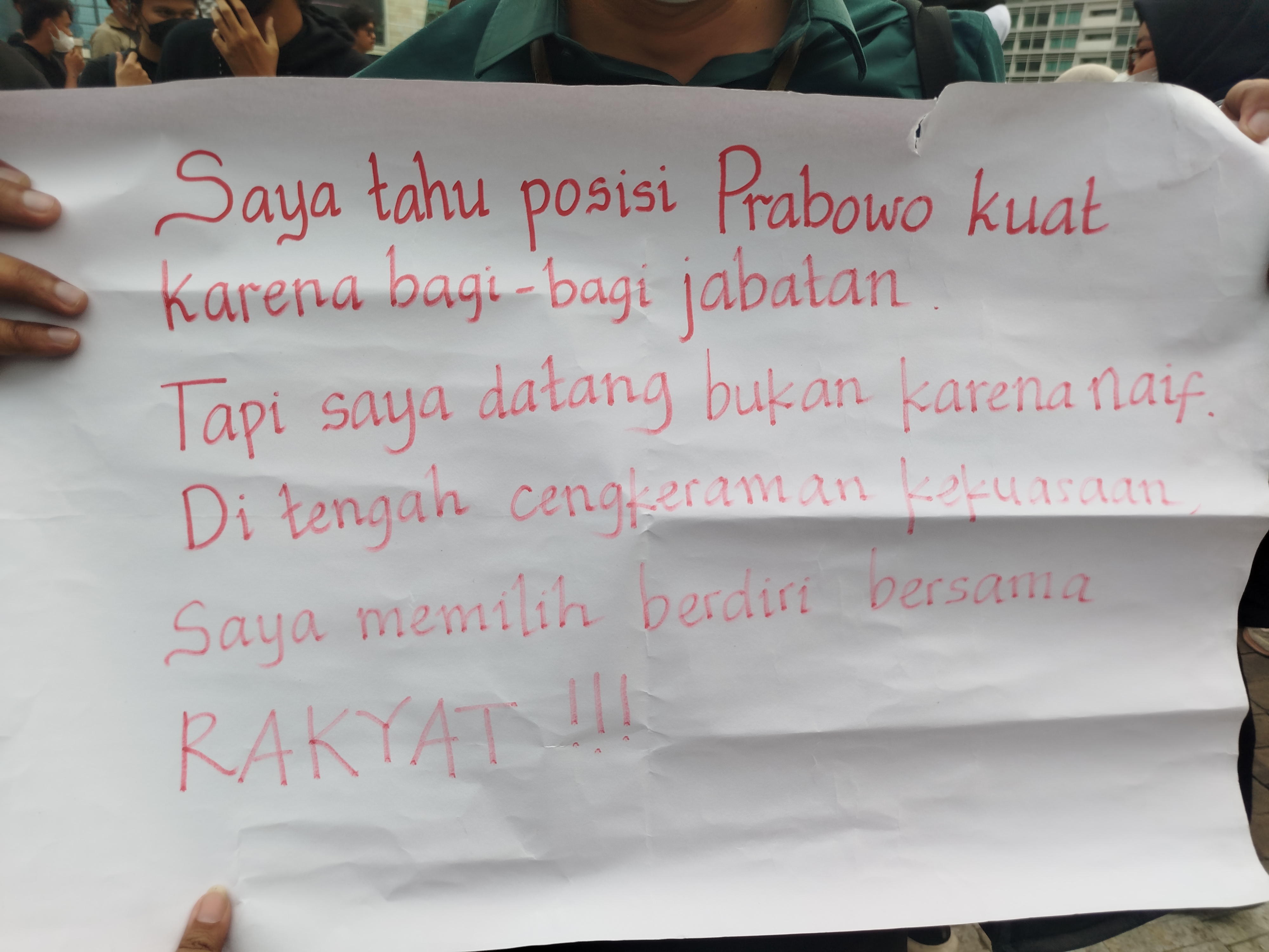 Sepulang Kerja, Andre Ikut Demo di Bundaran HI: Gaji UMR Makin Tak Cukup untuk Kebutuhan Pokok