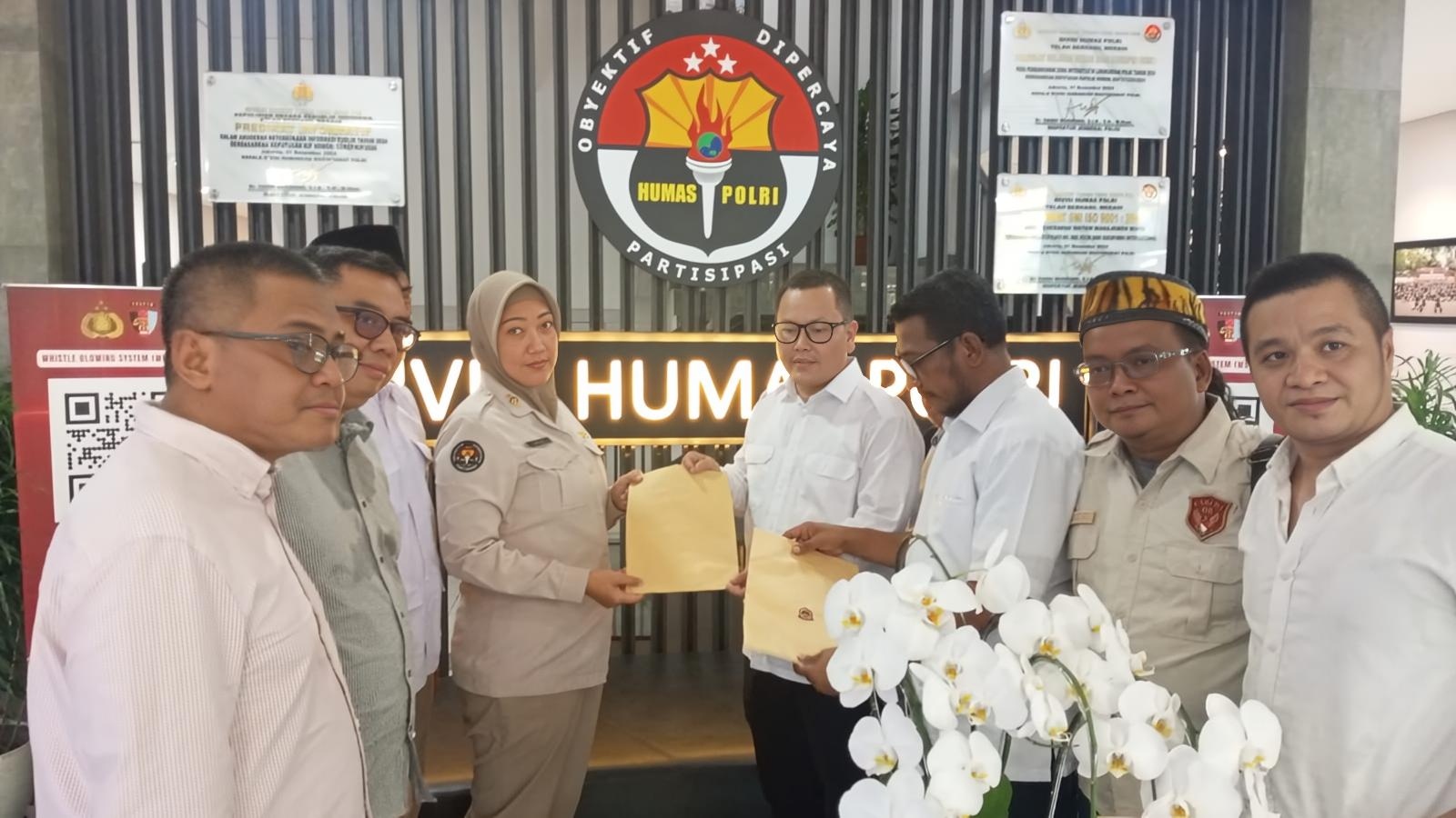 Massa Geruduk Mabes Polri, Desak Saiful Mujani dan Islah Bahrawi Diproses Hukum atas Dugaan Makar