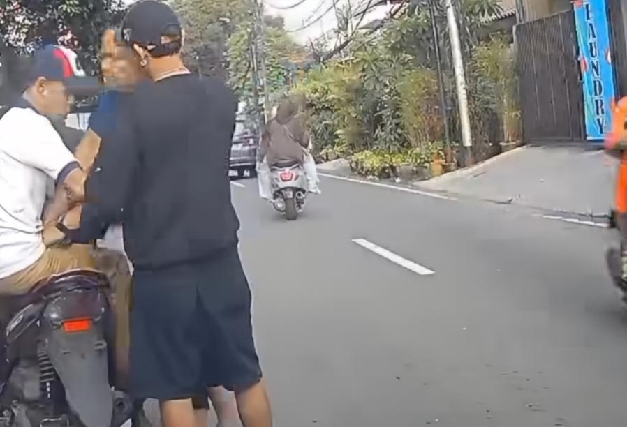 Viral di Medsos, Dua Pelaku Pemalakan di Kebon Kacang Ditangkap Polisi