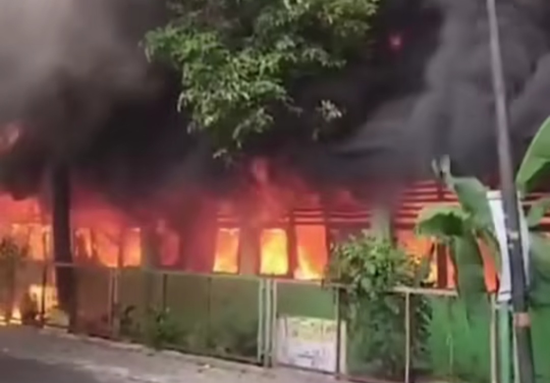 SDN 01 Pondok Bambu di Jakarta Timur Kebakaran, 18 Ruang Kelas Ludes Dilalap Api
