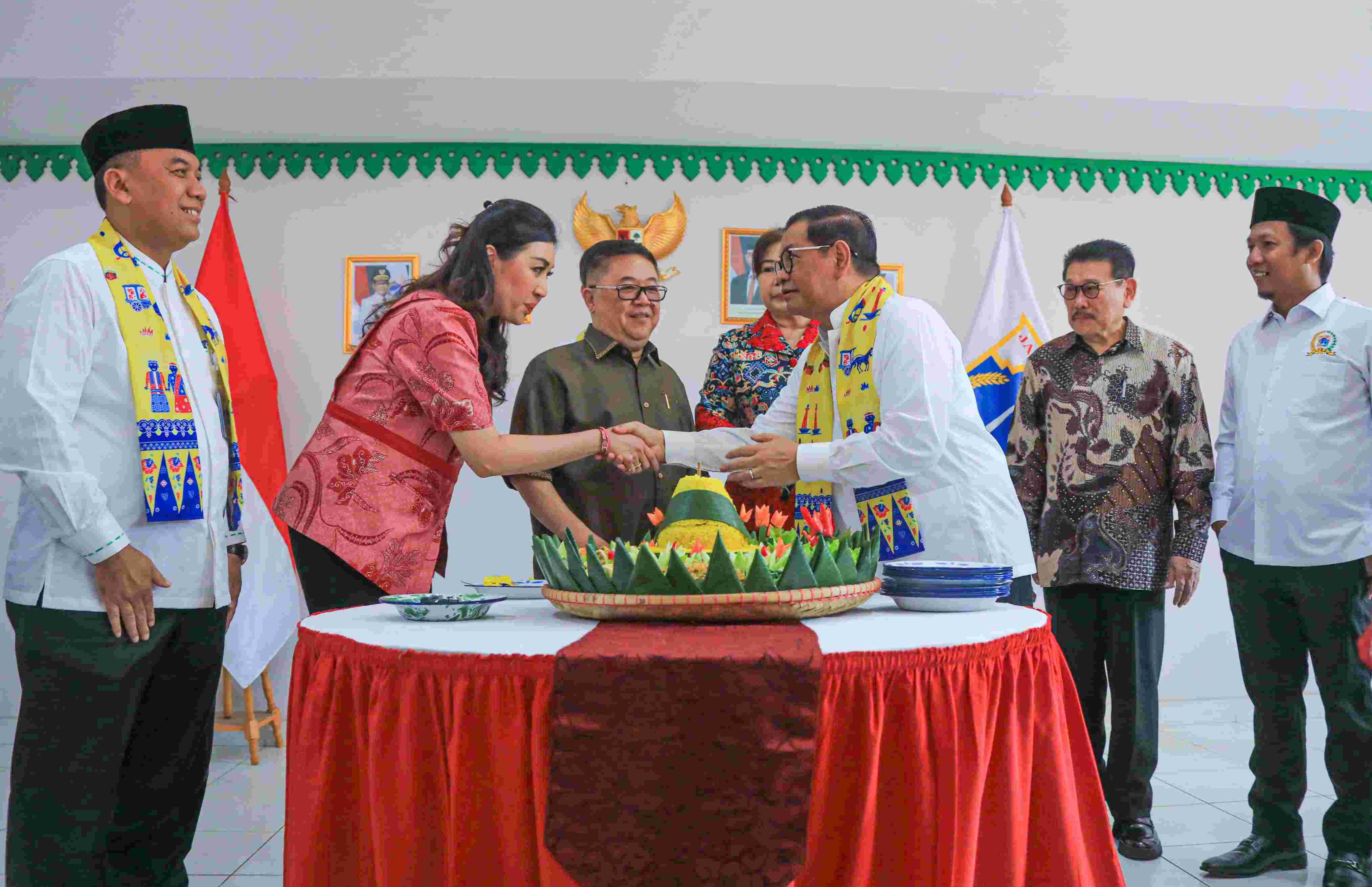 Balai Warga RW 09 Rawa Buaya Berkonsep Rumah Adat Betawi, Diresmikan Gubernur: Menggembirakan!