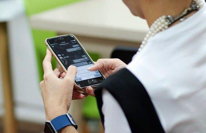 5 Penanganan Bahaya Smartphone Finger