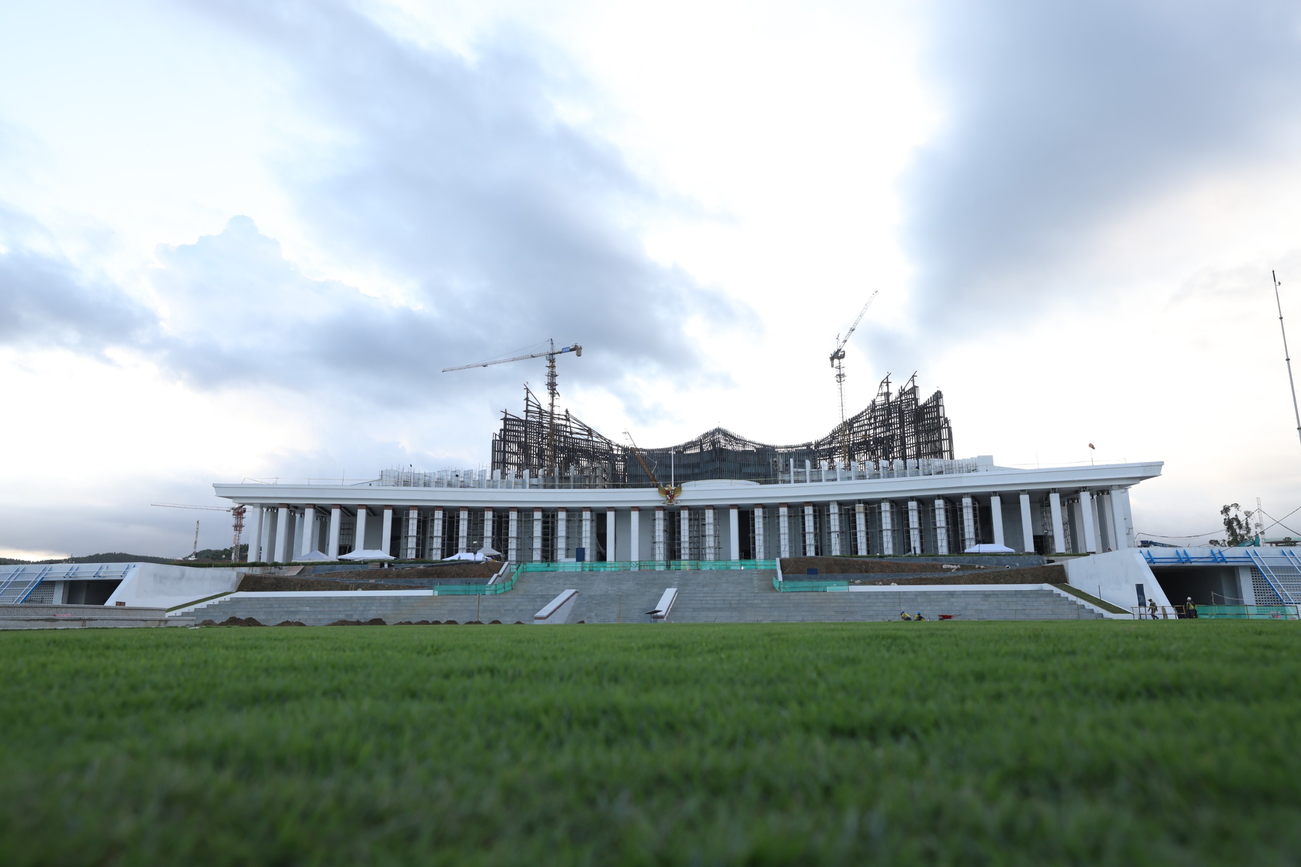 Pemerintah Percepat Persiapan Lapangan Upacara HUT Kemerdekaan RI ke-79 di Ibu Kota Baru Nusantara 
