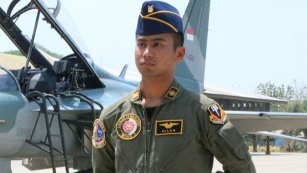 Sosok Lettu Pnb Allan Safitra, Pilot Jet Tempur TNI AU Gugur di Blora, Setahun Menikah dan Tinggalkan Balita