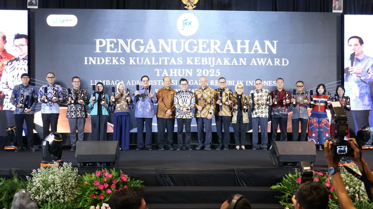 Prestasi Gemilang! Kementerian Hukum Raih Predikat Unggul IKK 2025