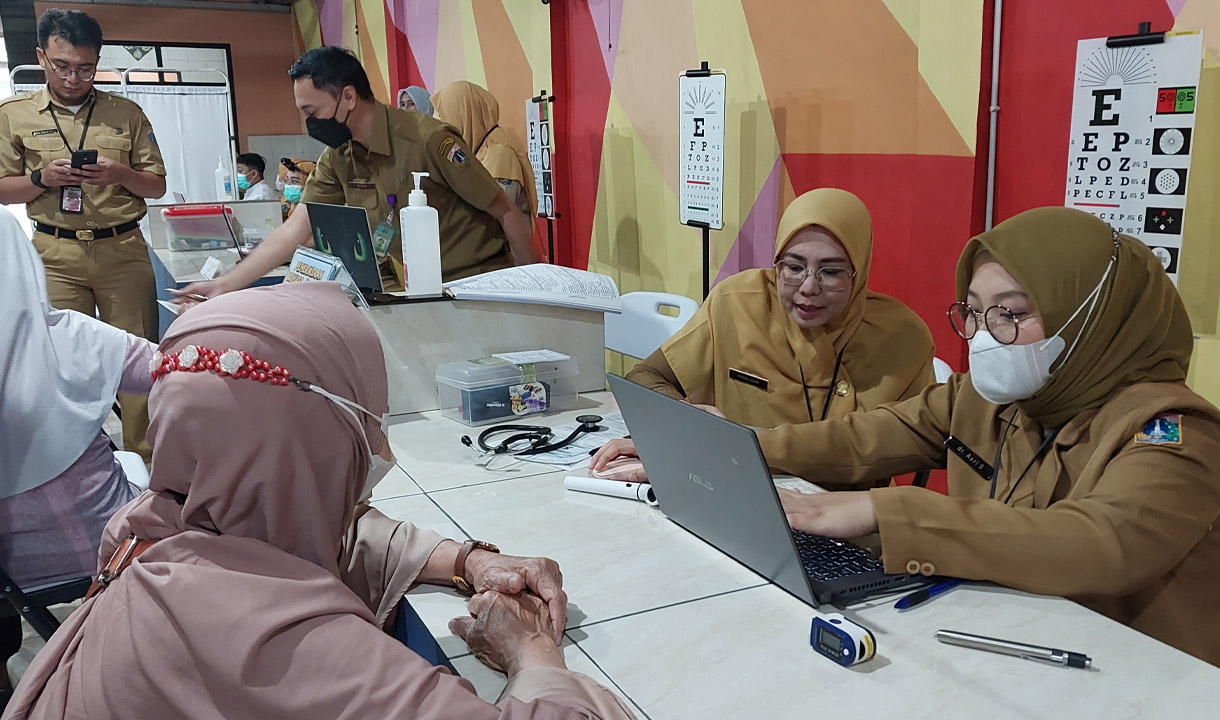 Balita hingga Lansia Antusias Cek Kesehatan Gratis di Puskesmas Cengkareng   