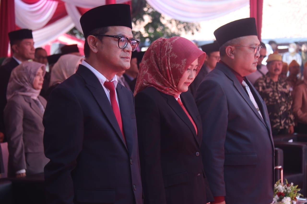 Bupati Bogor Lantik Tiga Pejabat Pimpinan Tinggi Pratama Di Alun-Alun Kecamatan Jonggol