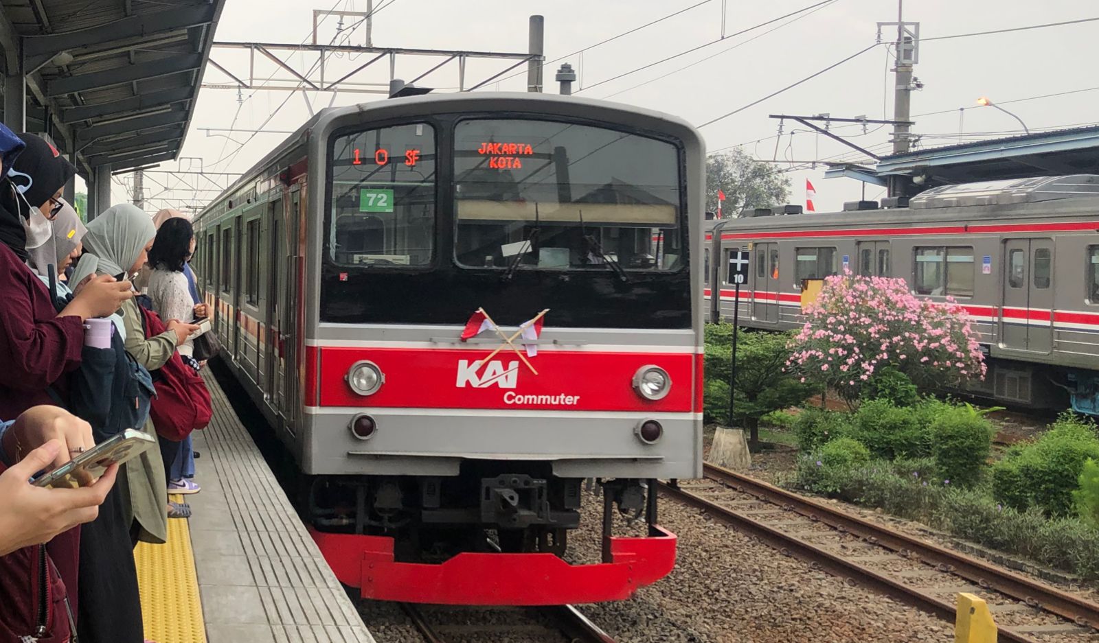 Orang Tak Dikenal Tertemper KRL Cikarang-Kampungbandan, KCI Pastikan Ini