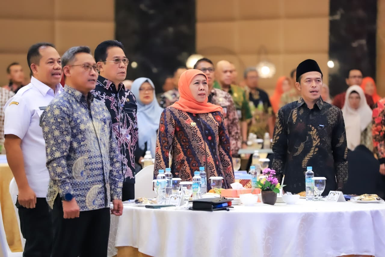 Peringati Hari Anti-korupsi Sedunia, Khofifah Lantik 400 Pemuda Patriot Berintegritas Jawa Timur 