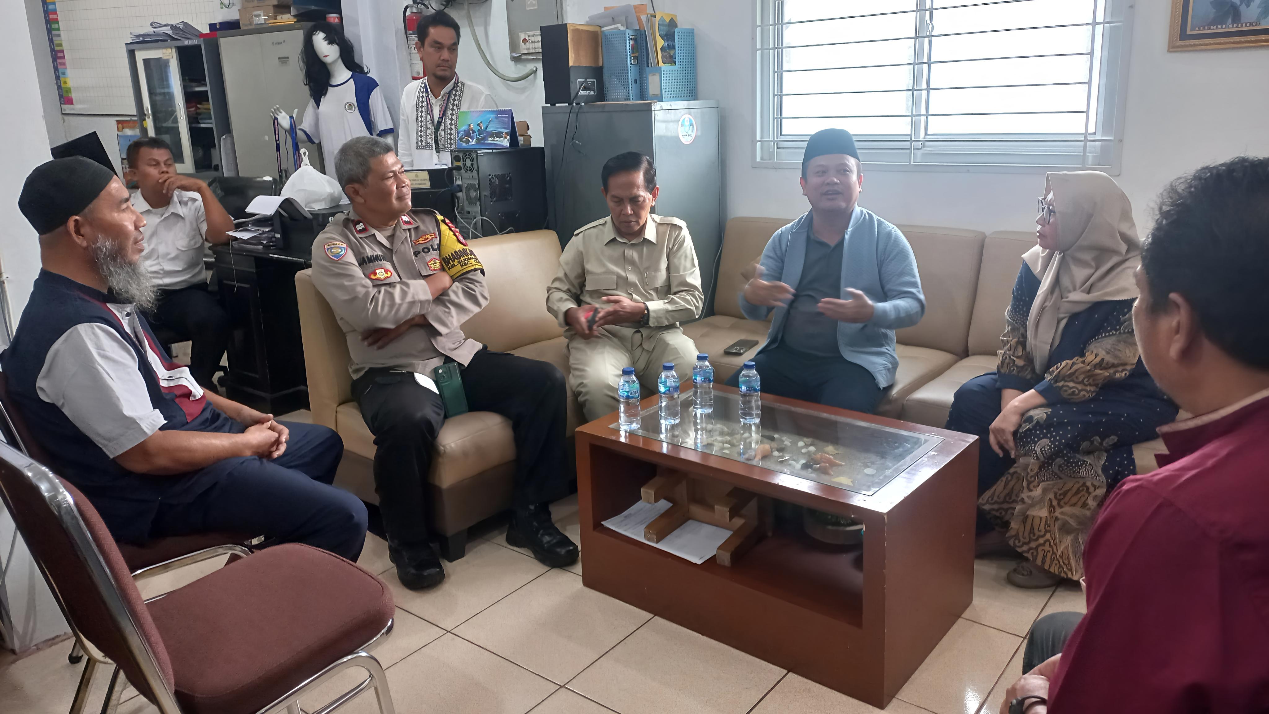 Wakil Ketua DPRD Kota Tangerang Minta Petugas SMK PGRI 11 yang Urusi Soal PIP Diganti