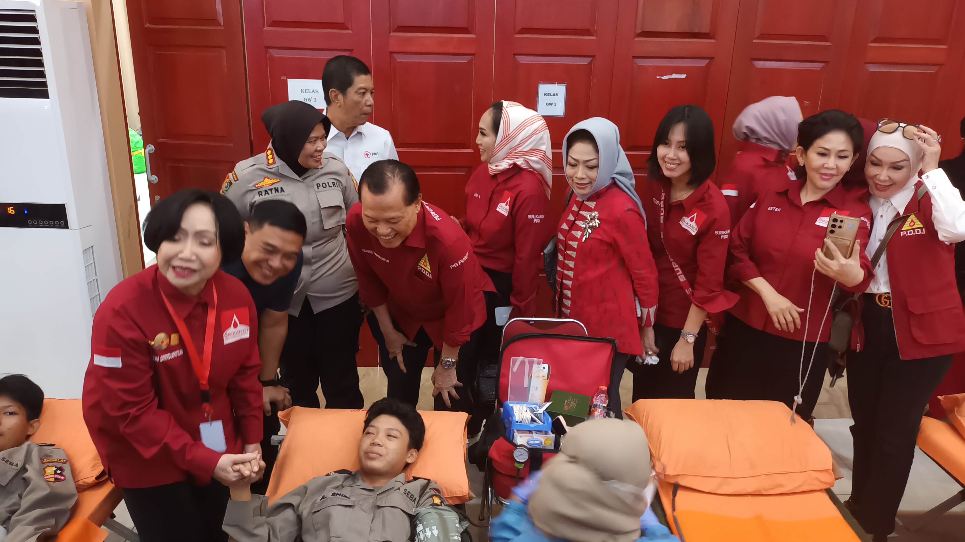 Rayakan Hari Kartini, Ratusan Polwan Ikuti Donor Darah