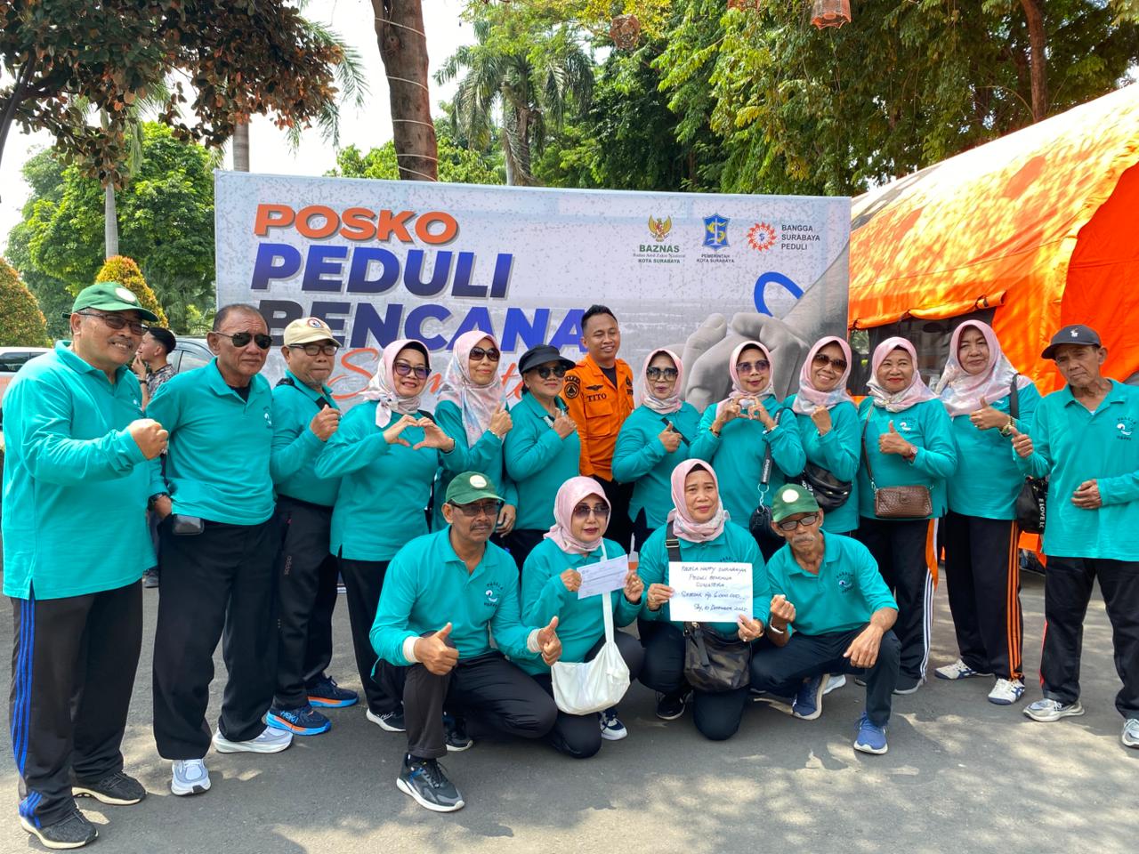 Warga Lintas Usia di Surabaya Sumbang Dana untuk Korban Bencana Sumatra