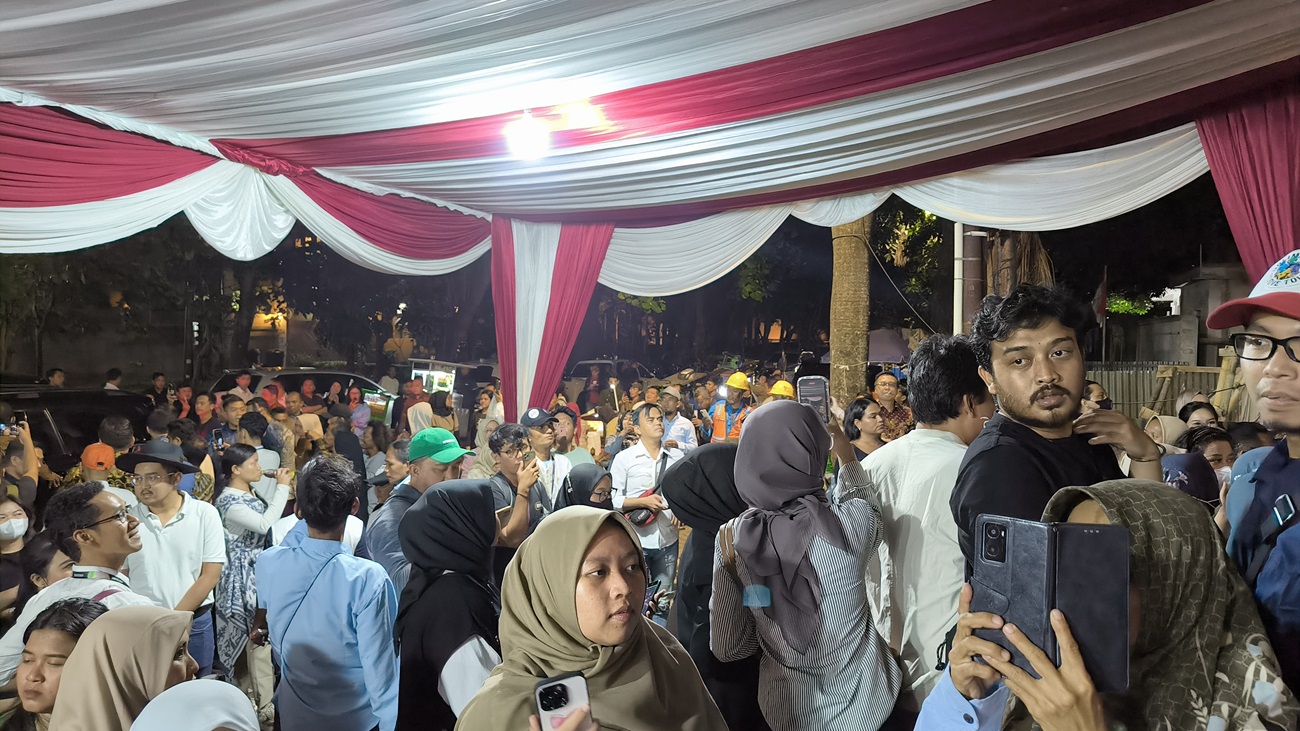 Simpatisan Prabowo-Gibran Tumpah Ruah Rayakan Kemenangan Pilpres 2024 di Kertanegara