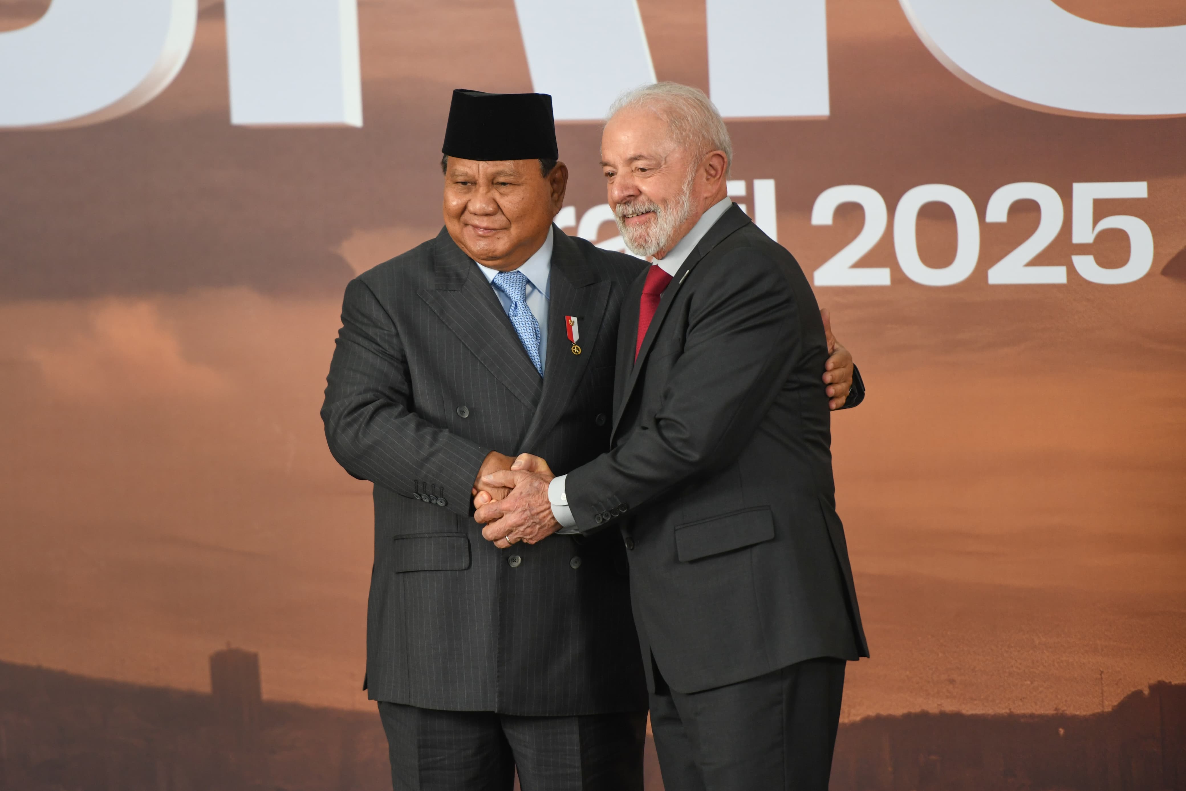 Indonesia Debut di KTT BRICS, Prabowo Disambut Langsung oleh Presiden Brasil