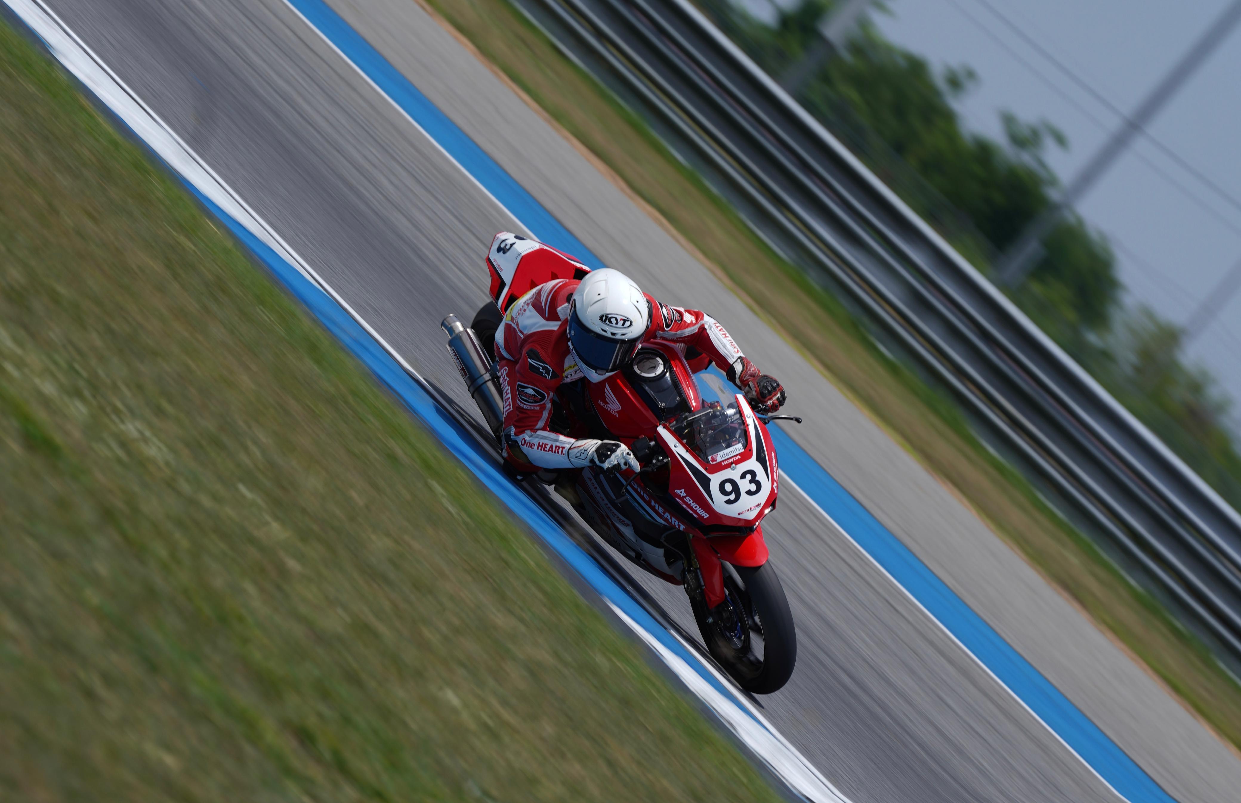 Fadillah Arbi Double Winner di ARRC 2025 Thailand, Dominasi CBR250RR Terus Berlanjut di Kancah Asia
