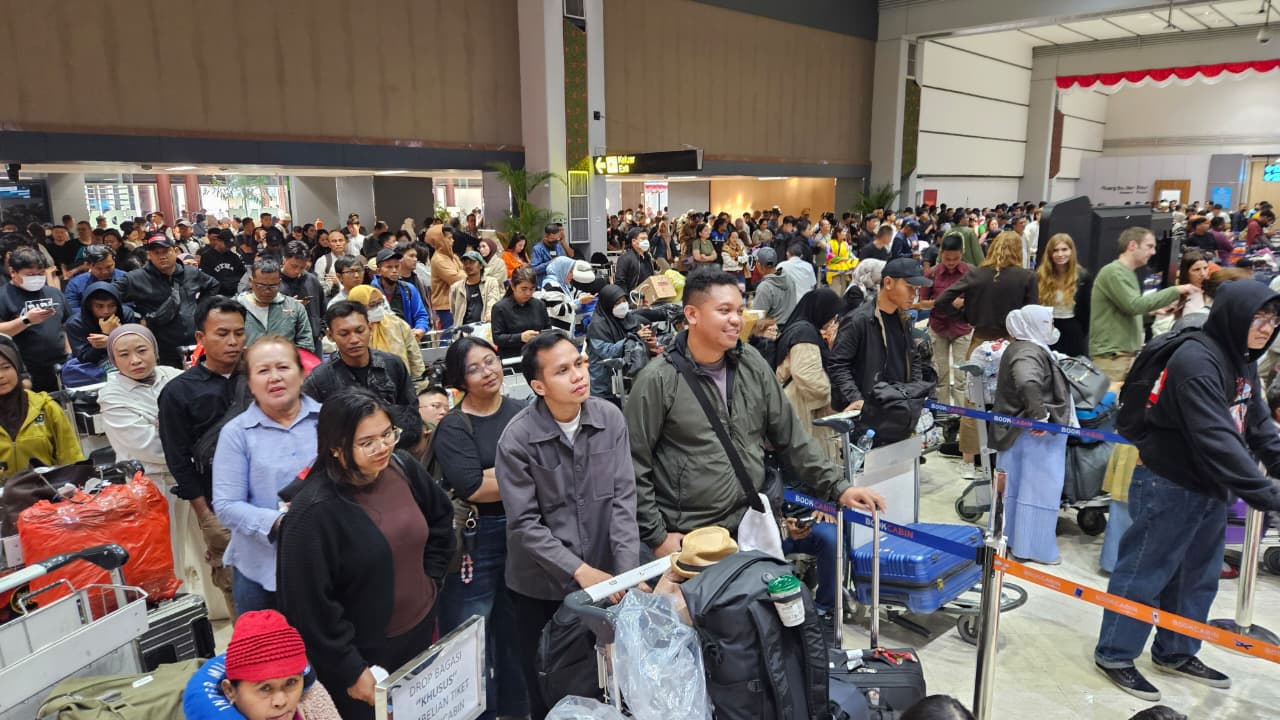 Link Cara Cek Jadwal dan Status Penerbangan Bandara Soetta yang Terdampak Erupsi Gunung Anak Krakatau