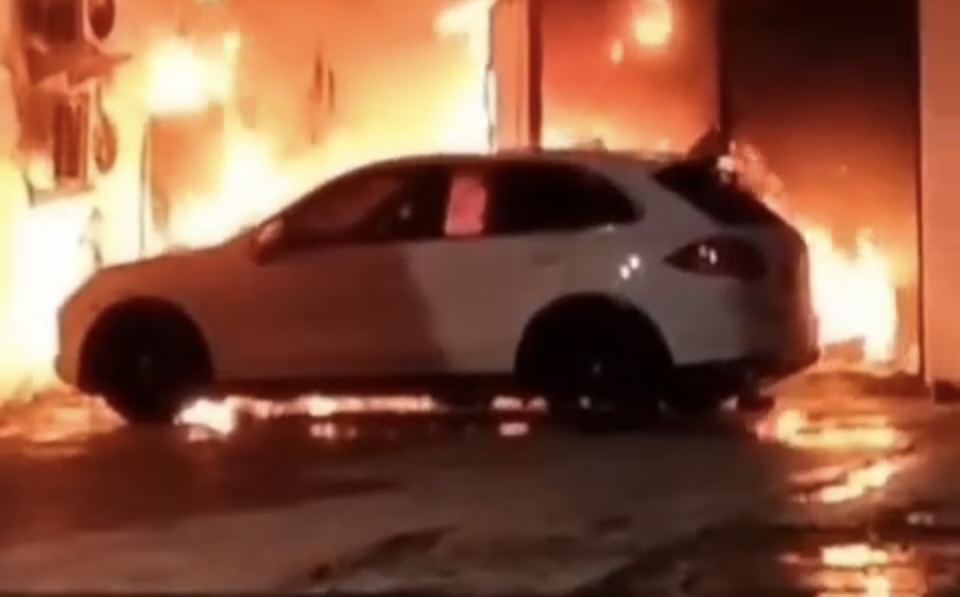 Bengkel Mobil Terbakar di Kembangan, Penyebab Diduga Akibat Korsleting AC