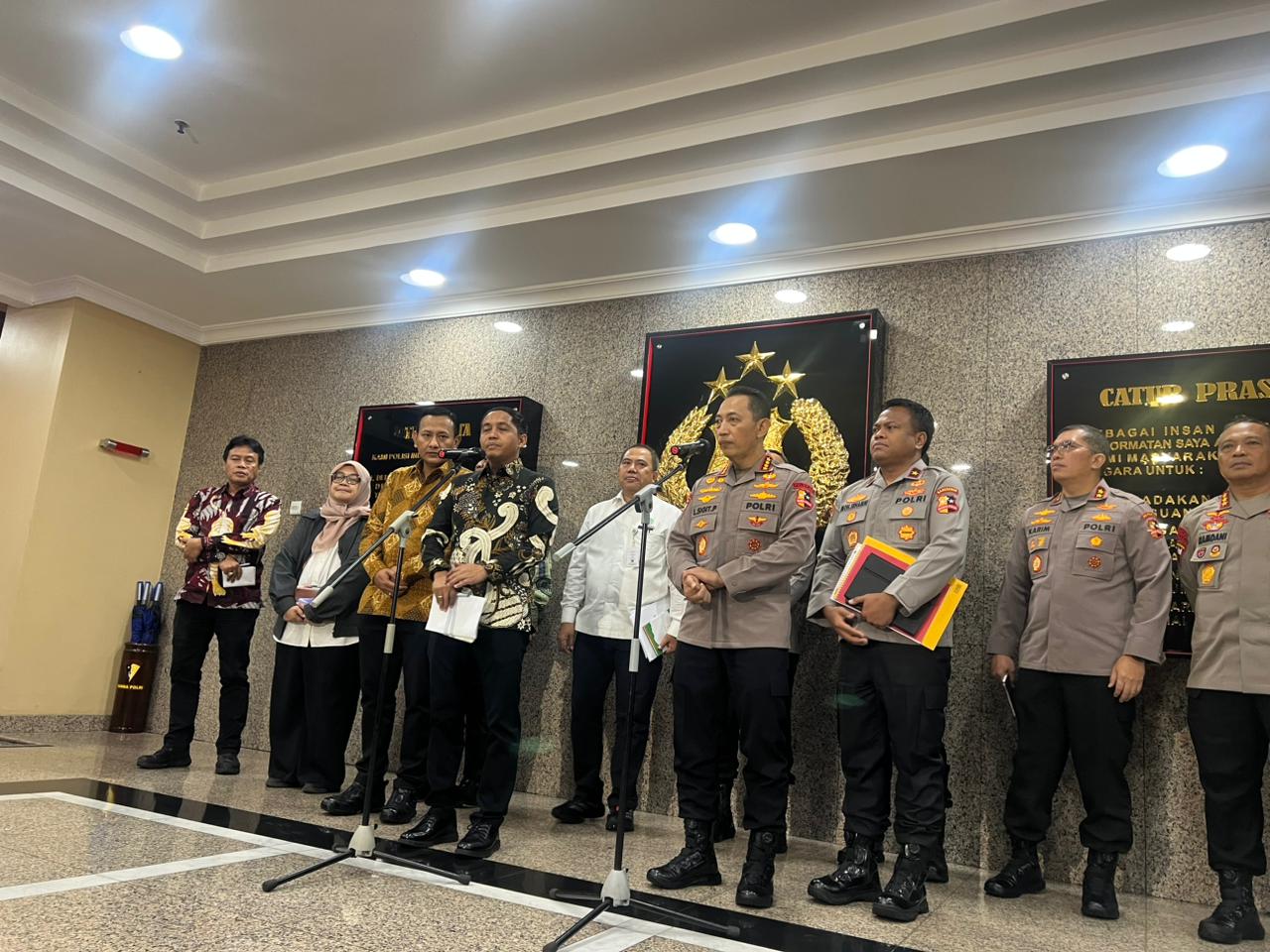 Unsur Pidana di Banjir Sumatra, Ada Jejak Gergaji Mesin pada Gelondongan Kayu yang Terbawa Arus