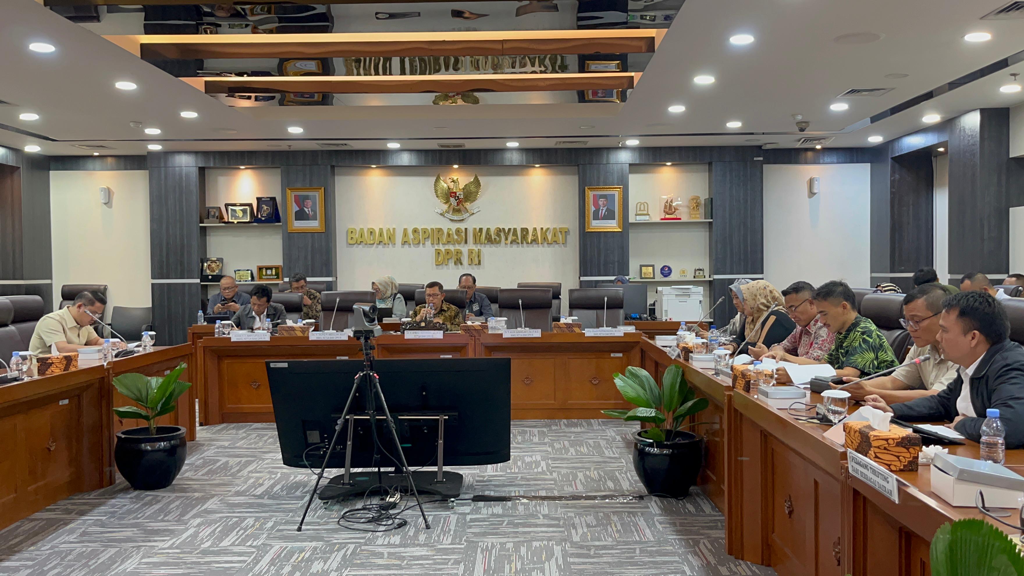 Di Hadapan DPR, Pedagang Minta Thrifting Dilegalkan