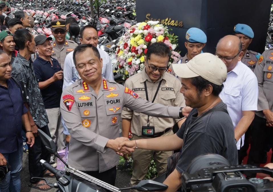 Bazar Ranmor Polrestabes Surabaya Kembalikan 52 Kendaraan ke Pemilik Sah