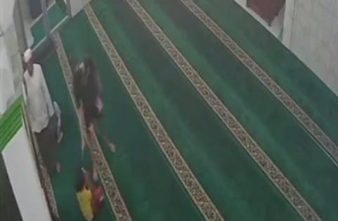 Ditangkap Polisi, Pria yang Pukul Bocah di Mushola Terancam Penjara 5 Tahun