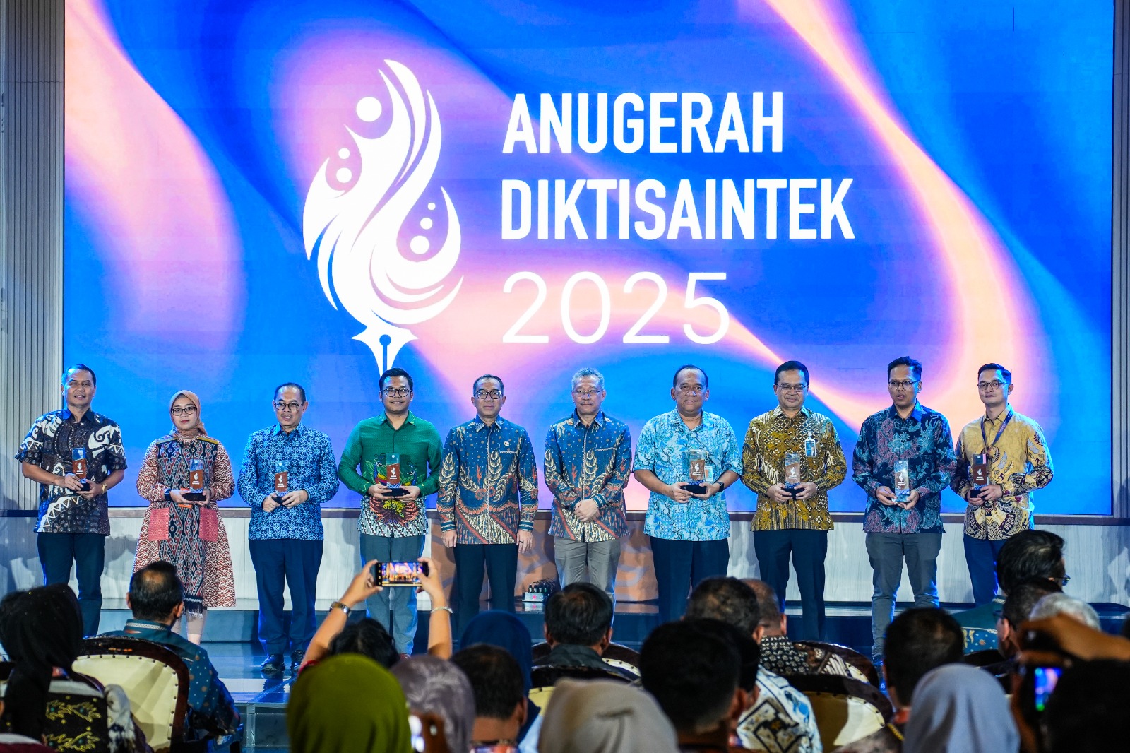 ParagonCorp Raih Penghargaan 'Mitra Terbaik Pendukung Talenta Kewirausahaan' dari Kemendiktisaintek