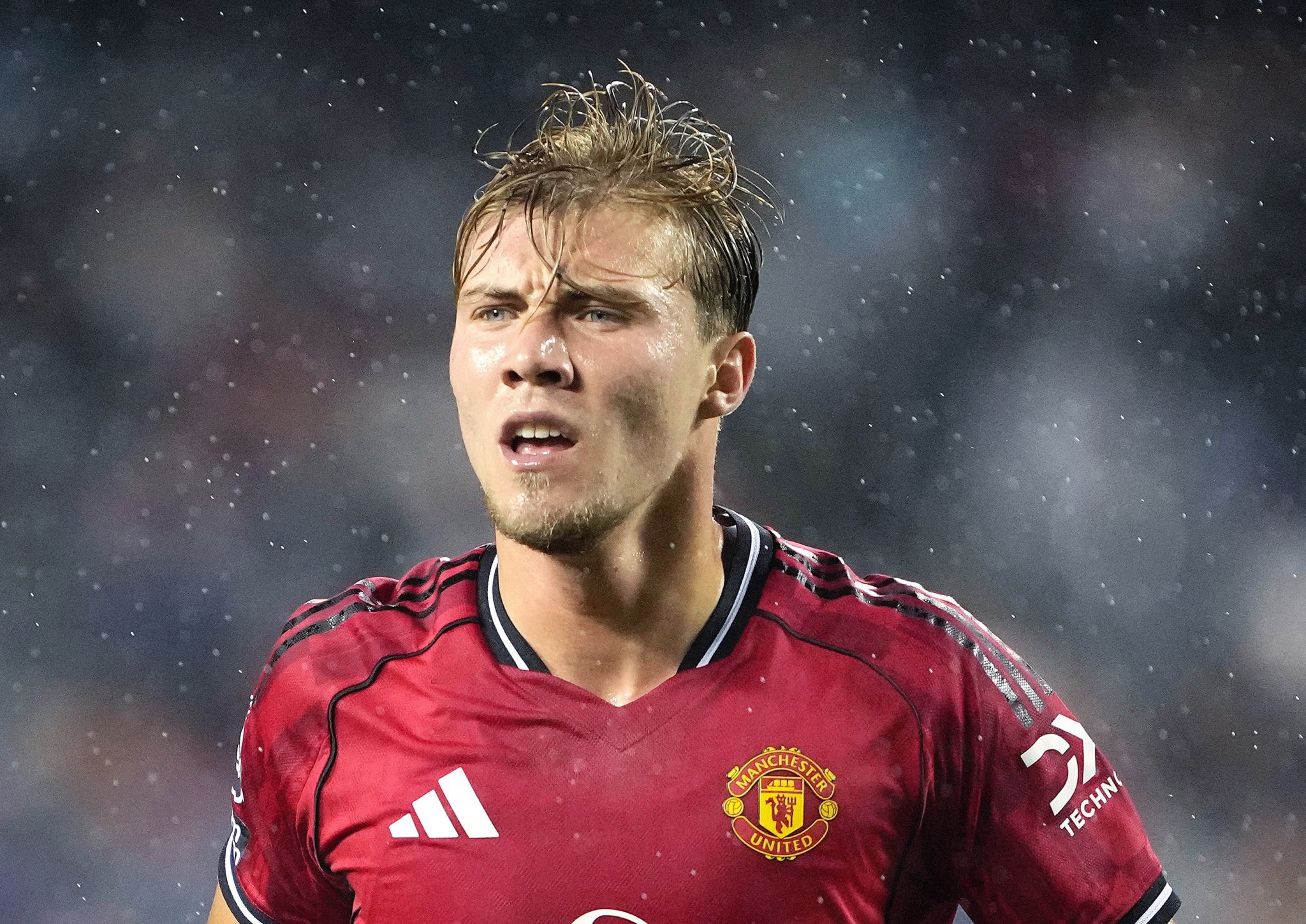 AC Milan Kejar Hojlund, Manchester United Mau Lepas?