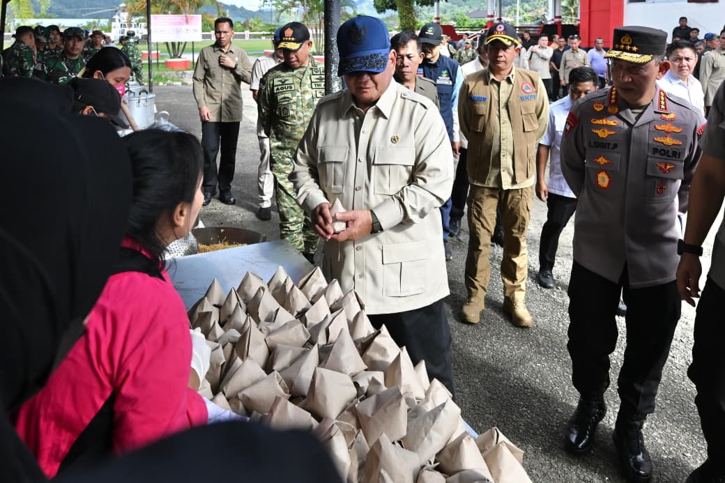 Kapal Besar Masuk Sibolga, Hercules Terbang Tiap Hari: Prabowo Pantau Ketat Penanganan Bencana Tapteng