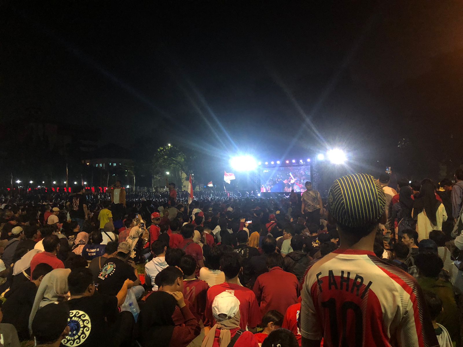 Ribuan Orang Menyemut di Balaikota Depok, Seru Nobar Timnas Indonesia VS Uzbekistan