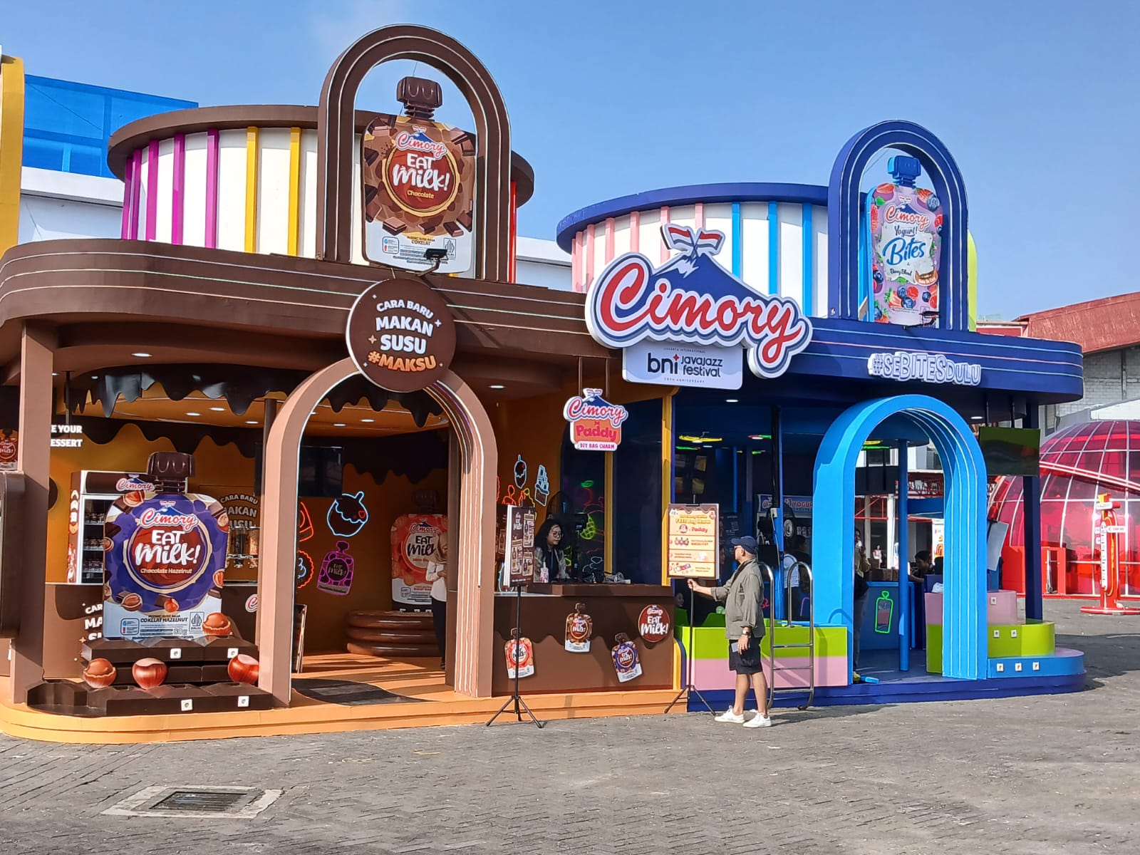 Bukan Cuma Musik, di Java Jazz 2025 Juga Suguhkan Sensasi Makan Susu Tanpa Sendok