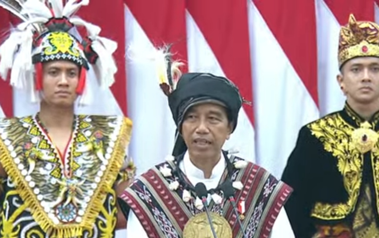 Jokowi Singgung Fotonya Bersama Capres: Nda Apa, Boleh-boleh Saja! 