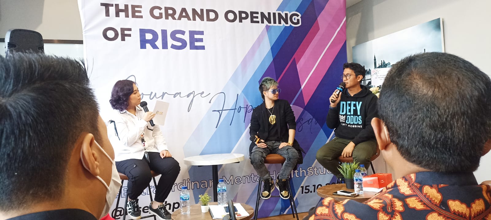 Kisah Musisi Wine Fallensky dan Erick Irsan di Grand Opening Rise Creative Healing & Psychological Center