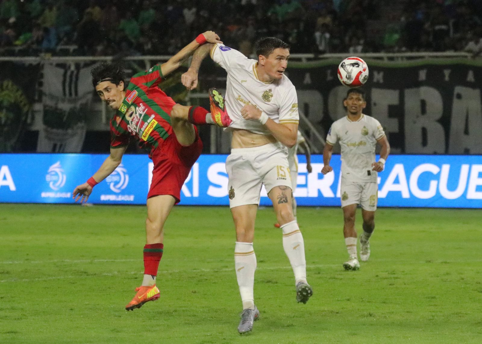 Persebaya vs Bhayangkara FC 1-2, Rekor Unbeaten Bajol Ijo Putus!