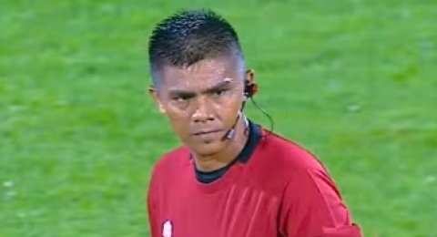 Hadeh! Borneo FC vs Persebaya Dipimpin Wasit Aidil Azmi, Ini Track Record Kontroversialnya!