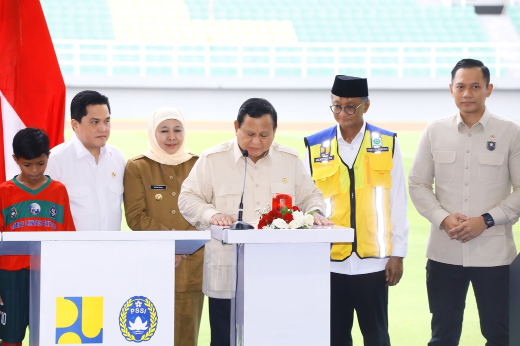 Gubernur Khofifah Dampingi Presiden Prabowo Meresmikan 17 Stadion Serentak di Gelora Delta Sidoarjo