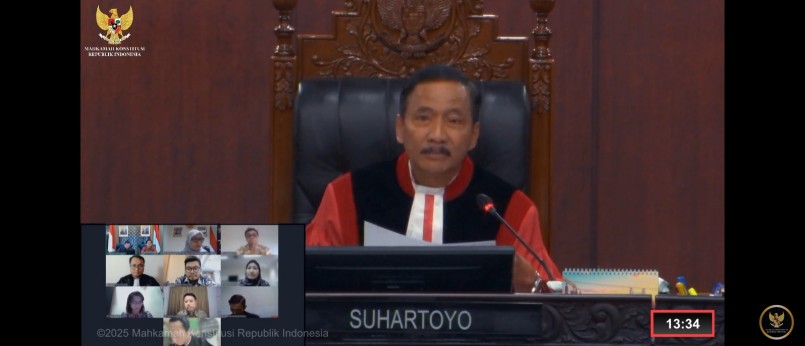 Sidang MK Uji Materiil UU Cipta Kerja Kembali Ditunda, DPR Tidak Datang, Walhi Ingatkan Ancaman Lingkungan