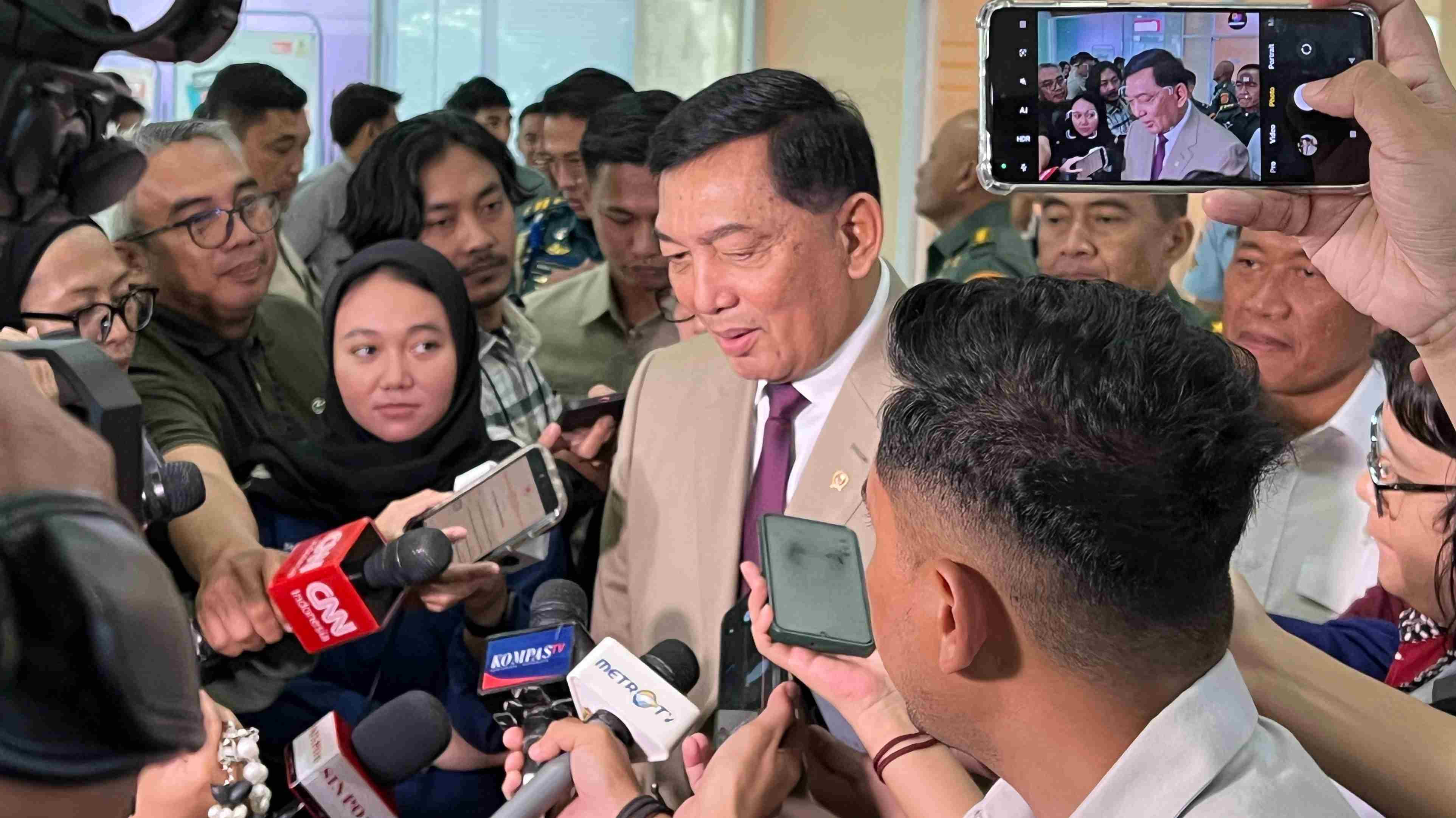 Menhan Sebut Ada 15 Kementerian/Lembaga Bisa Diisi TNI Aktif, Letkol Teddy Termasuk?