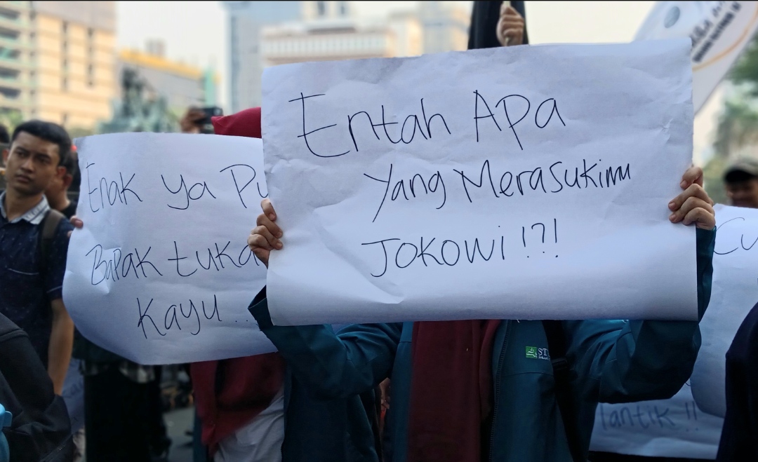 BEM SI Demo di Patung Kuda: Entah Apa yang Merasukimu Jokowi!?