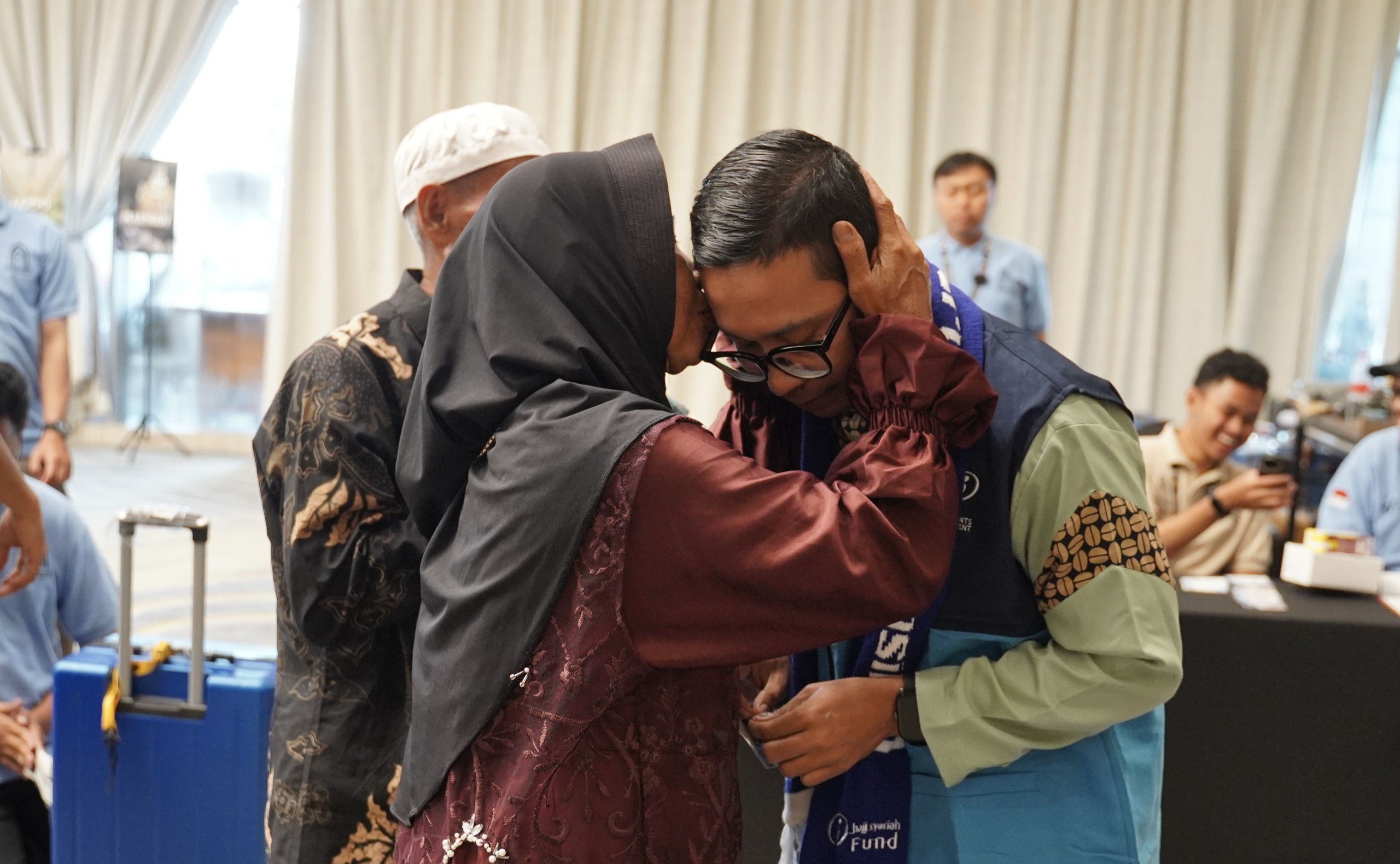 Kisah Kang Asep Diberangkatkan Umrah Oleh PT IIM, Apresiasi usai 15 Tahun Jadi Caregiver