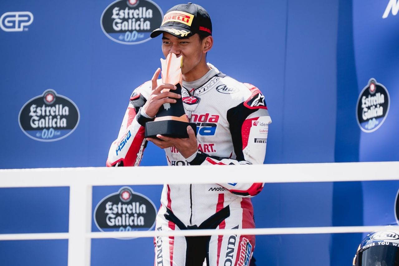 Veda Ega Moncer di Brasil, Manusia Indonesia Pertama Naik Podium di Ajang GP!