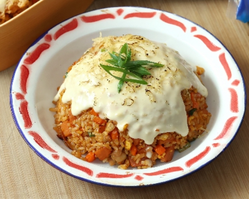 Resep Cheesy Chicken Fried Rice, Cukup Masak 15 Menit ala Chef Devina Hermawan